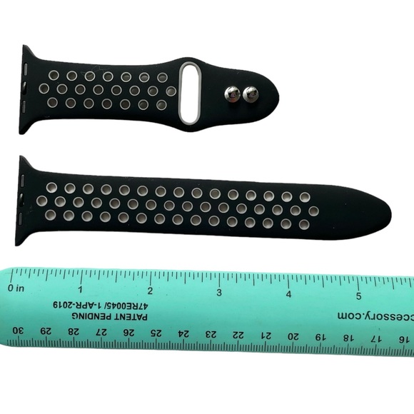 5/$20 NEW Black / Gray HOLES Silicone Sport Band Apple Watch 44/45/49 mm - Picture 3 of 8